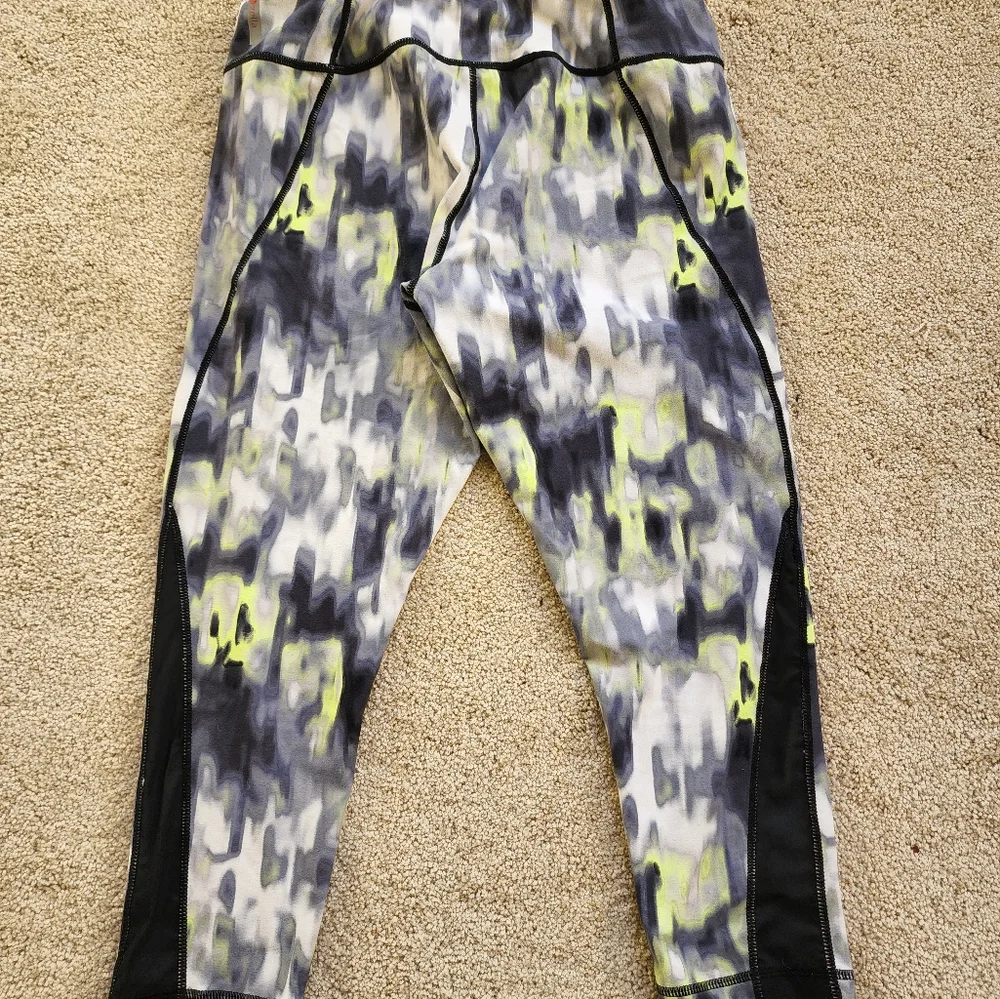 Zella Lined Leggings size Medium - Picture 4 of 5